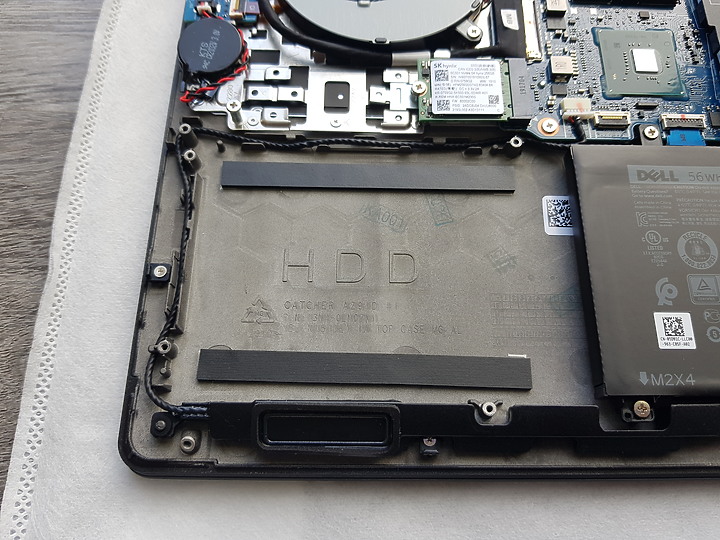 【小宅開箱】DELL Inspiron 15-7590-R1538BTW 深灰黑 文書非文書，電競非電競