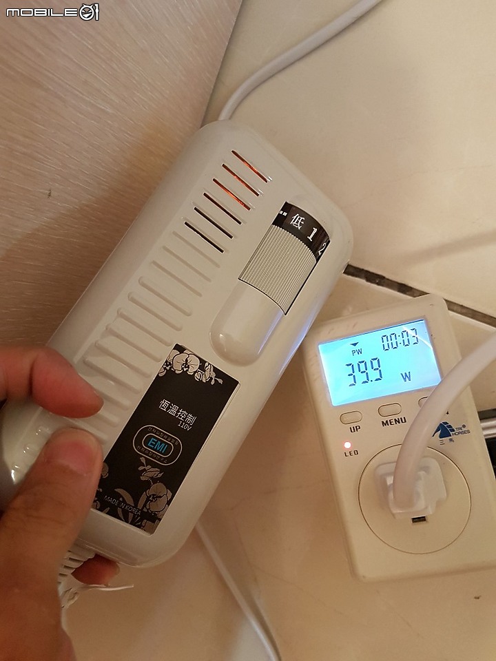 韓國甲珍電毯的瓦數沒到100瓦....可是卻非常熱!!這比電暖器好用嗎?