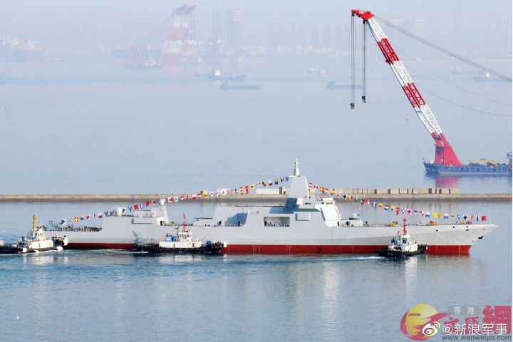 兩艘新盾艦同時下水
