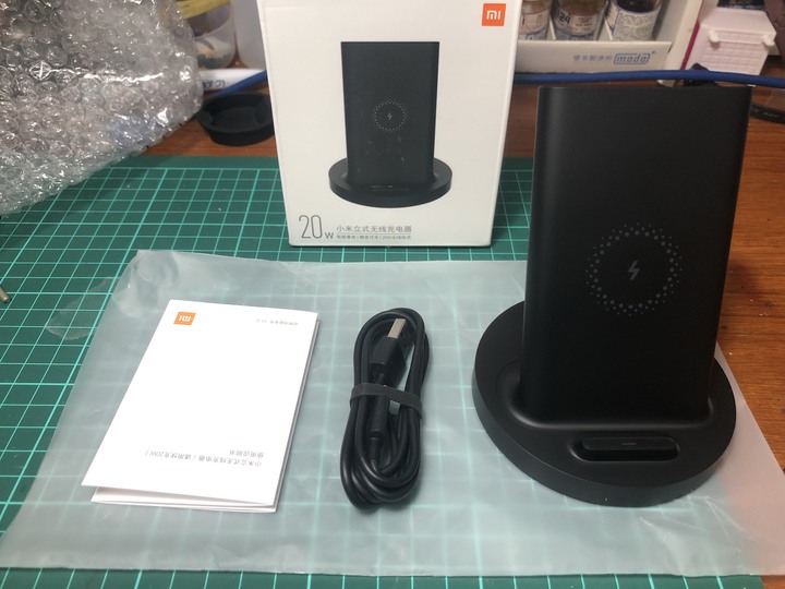 開箱 小米立式無線充電器 20w In iPhone 8+