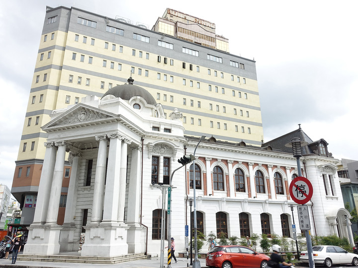 臺中市 西區 臺中市役所 — 華麗轉身為咖啡館的公務機關建築