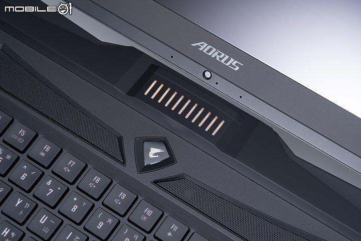 Gigabyte AORUS 17 專注電競本位的旗艦筆電！