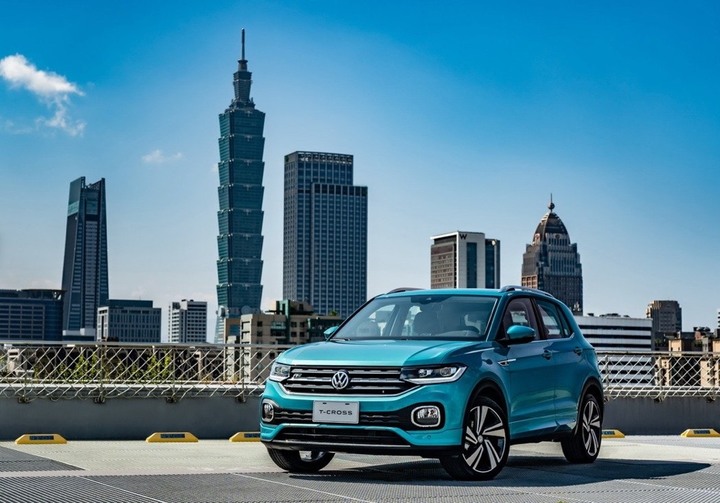 關於買新車特殊色烤漆問題 請指教