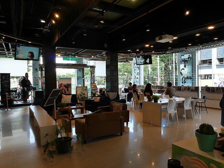 高雄市 鹽埕區 高雄市電影館 — 南臺灣藝術電影夢想生活的國度