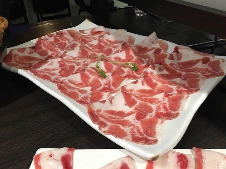 CP值超高火鍋～肉老大頂級肉品涮涮鍋