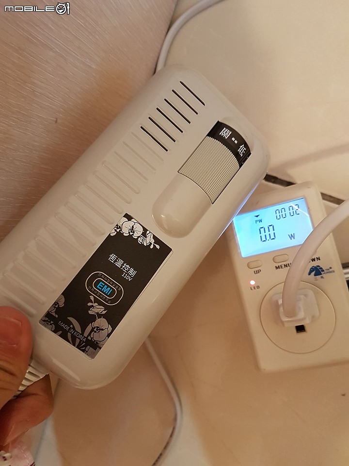 韓國甲珍電毯的瓦數沒到100瓦....可是卻非常熱!!這比電暖器好用嗎?