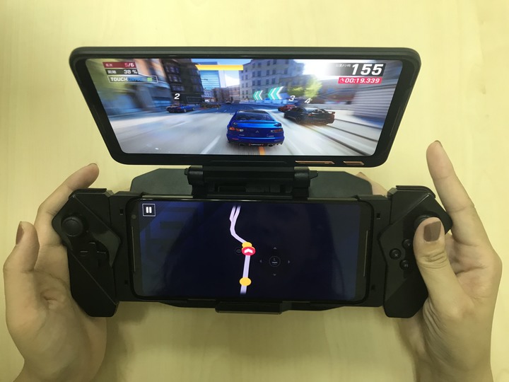 ROG Phone 2雙螢幕基座買對了