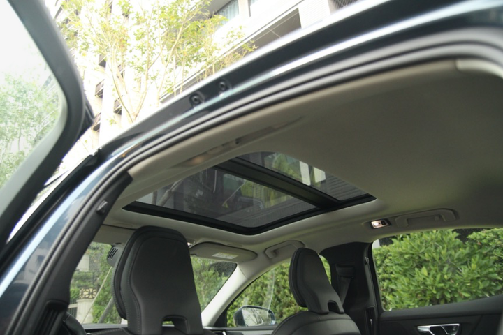 世代交替 S60 x New S60 T6 Inscription