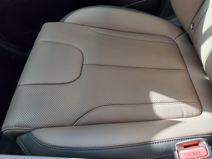 [靜態賞車] 進口身份的第4代Hyundai Santa Fe 5+2七人座休旅 大地銅色