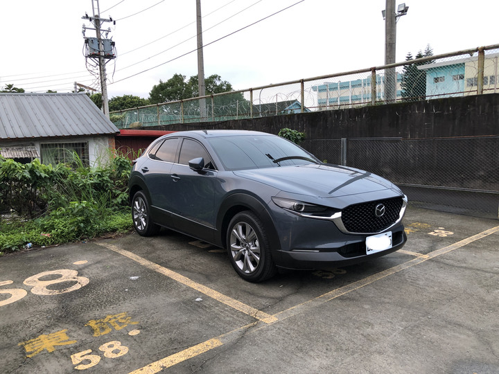 [開箱] CX-30 極境灰 新手開箱文