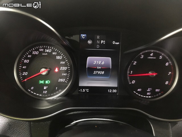賓士GLC300AMG 23P跟車自動駕駛輔助.車道偏移維持.