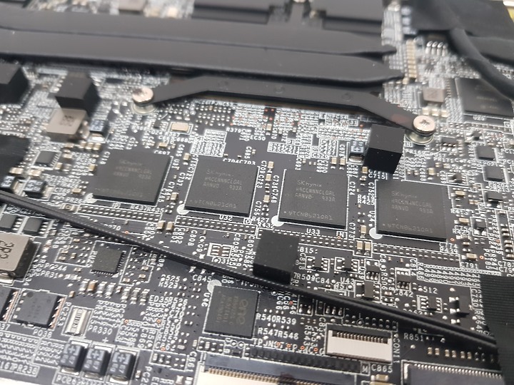 【小宅開箱】MSI Prestige 14 A10SC 評測 (Prestige Series) – 定義最快的14吋輕薄筆電