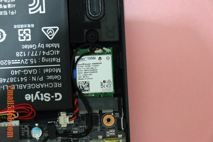 點我看大圖 GIGABYTE AERO 15 X9 AI智慧筆電x高效能電競商務