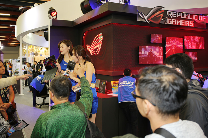 偷閒來看世貿資訊月看ROG[圖多]