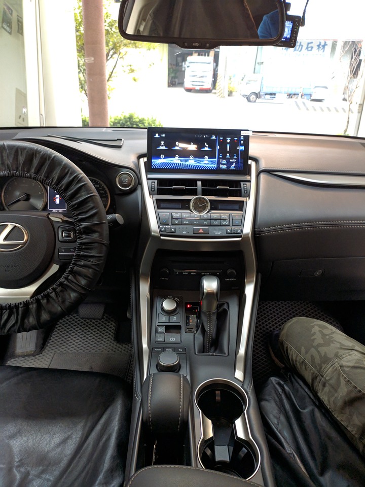 LEXUS NX/UX/IS/ES用10吋藍光屏安卓螢幕,8核心 4+64G高解析度!安卓8.0!