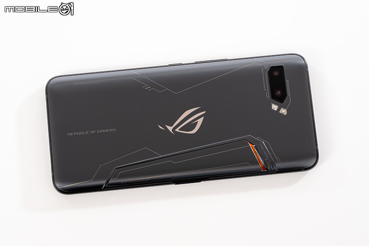 低調卻深藏不露!華碩ROG Phone II紳士黑開箱