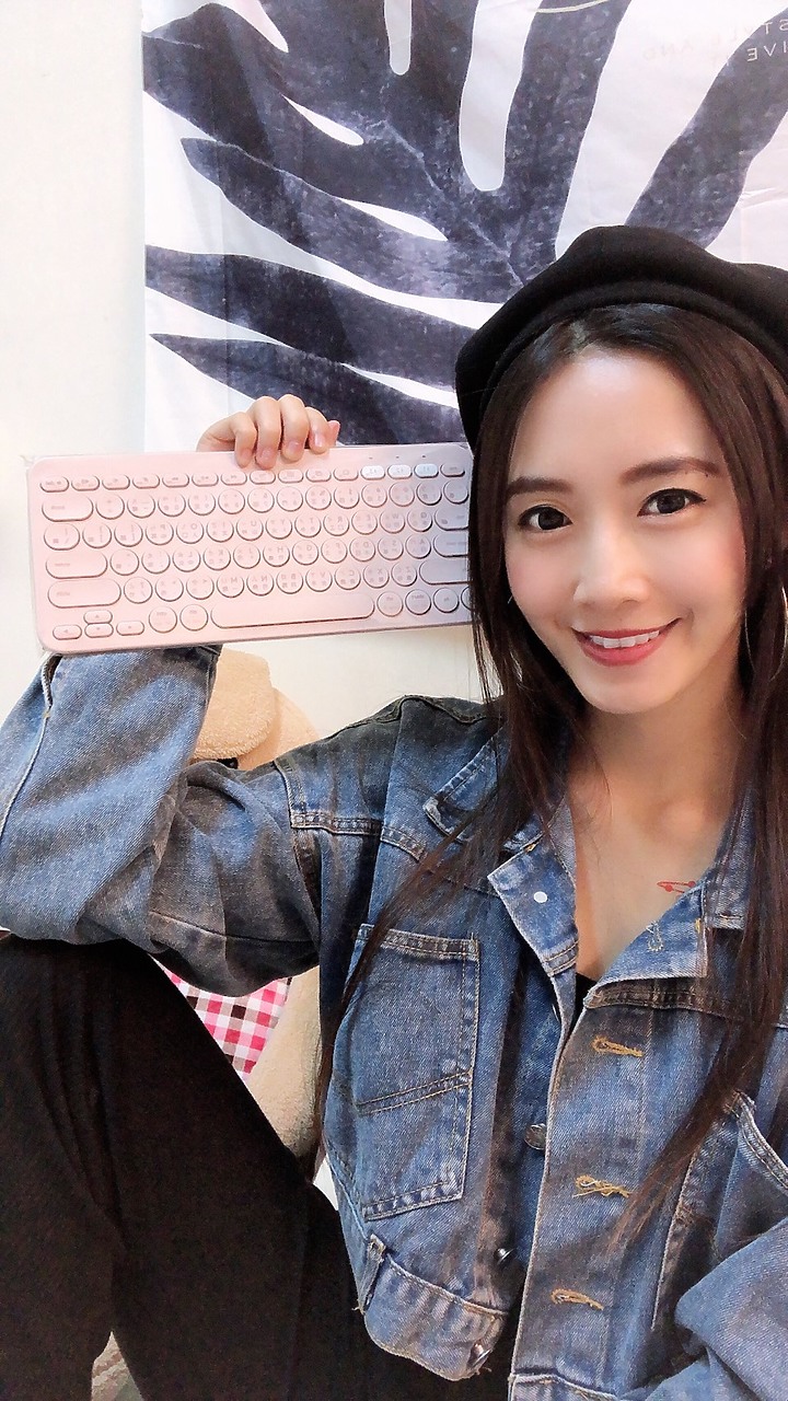 點我看大圖 【小宅開箱】美女寫真?!- 羅技Pebble M350 與 K380 多工藍牙 鍵盤