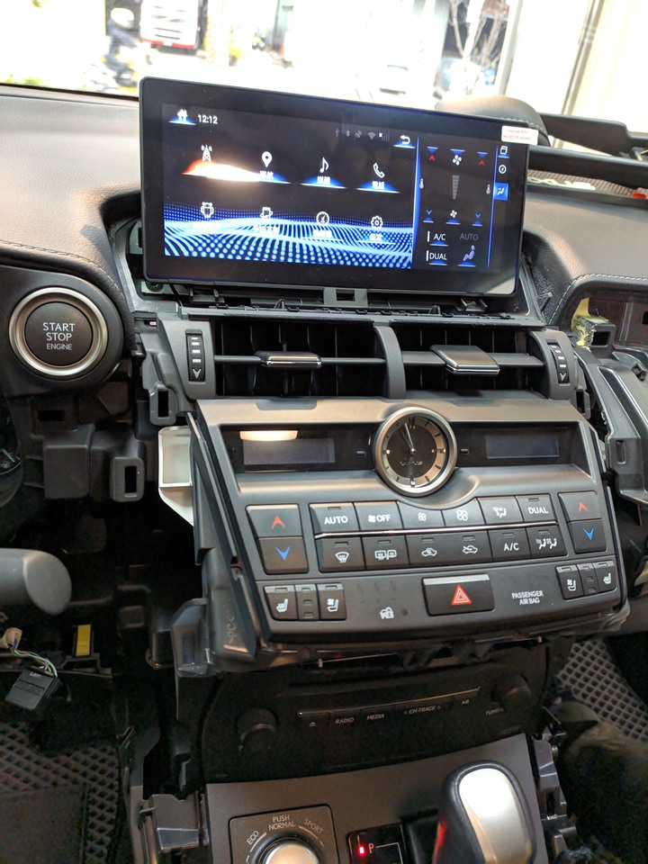 LEXUS NX/UX/IS/ES用10吋藍光屏安卓螢幕,8核心 4+64G高解析度!安卓8.0!
