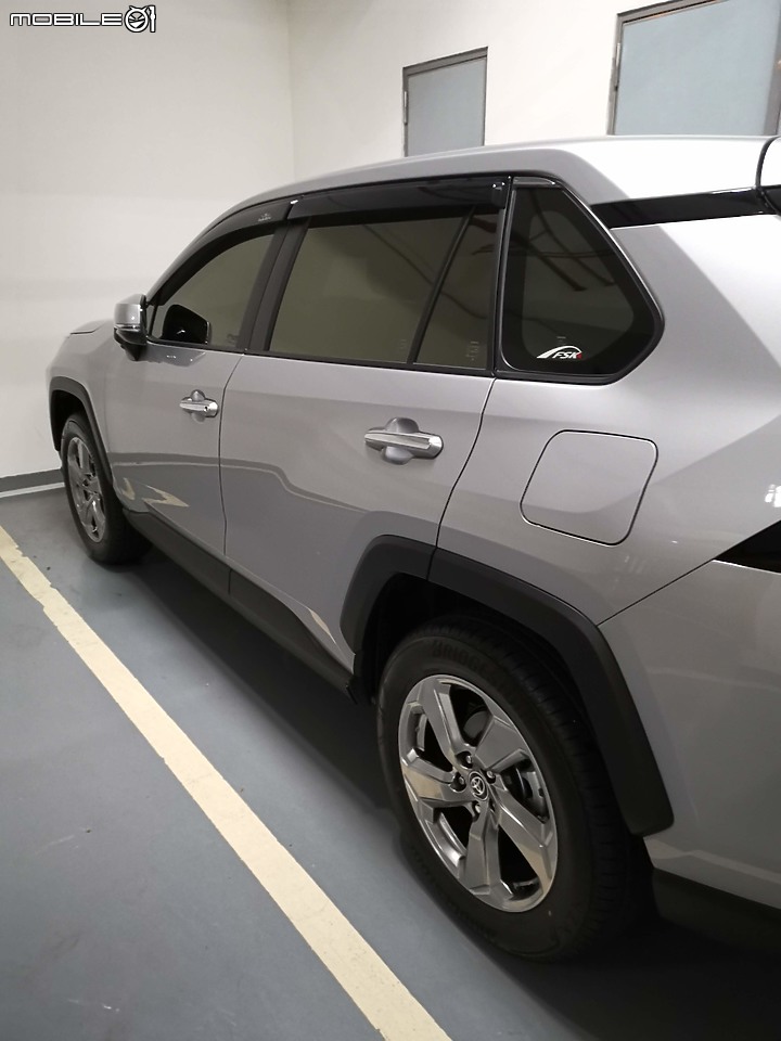 20年式TOYOTA RAV4 2.0旗艦簡易開箱文及近期使用感想