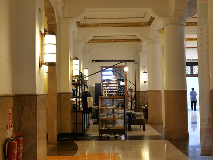 高雄市 鹽埕區 高雄市立歷史博物館 — 由官署變身為都市博物館的帝冠式建築