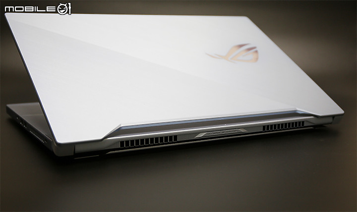 神龍大俠之GX502GW冰河透明系筆電分享