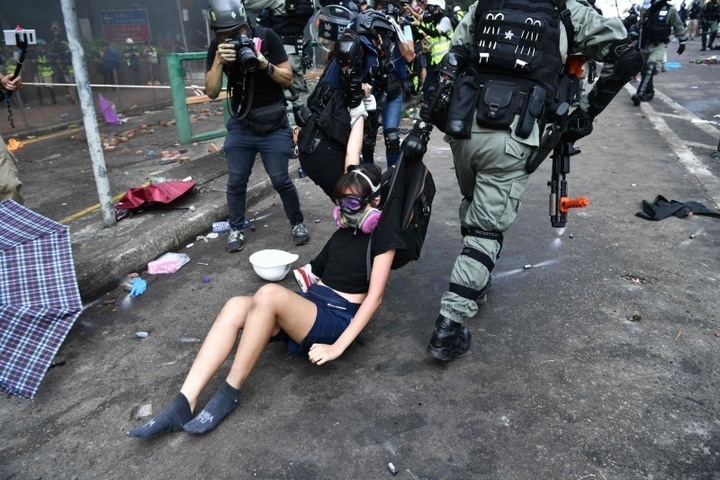 香港 : 滿意度史上最低 四成人給警隊0分