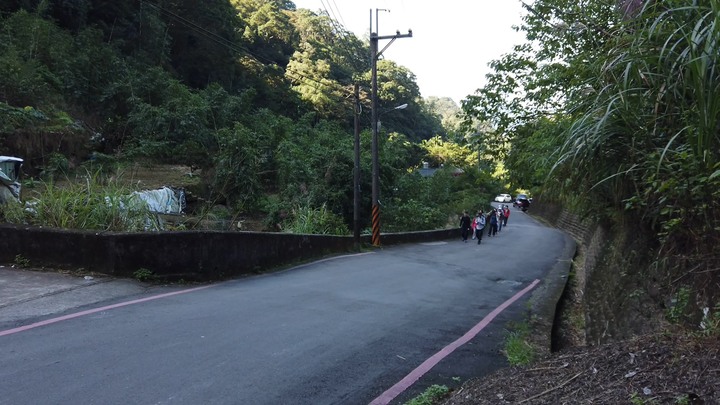 [樂山童盟] [新北新店] 銀河洞越嶺步道(銀河洞-貓空纜車站-樟樹步道-樟湖步道)-很有趣的聖杯造型路線