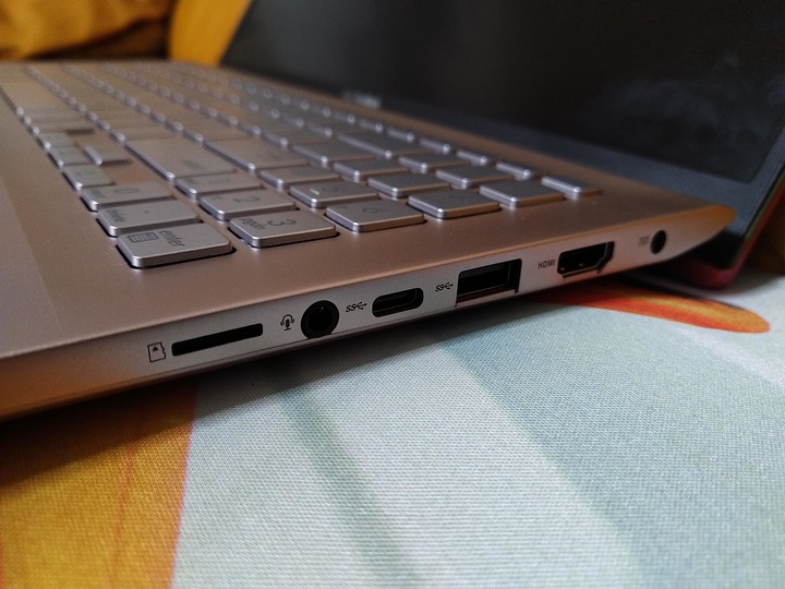 【開箱評測】有色有膽 Asus VivoBook S15 S532FL 狠想紅