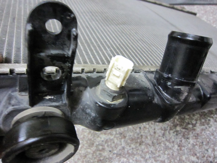 civic8冷氣風扇不會轉,自行更換