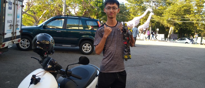 愛玩大叔誤打誤之墜回青春之旅