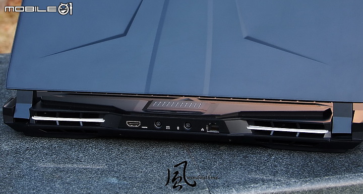 點我看大圖 機械式鍵盤與極窄邊框螢幕 - 技嘉 AORUS 17高階電競筆電解析