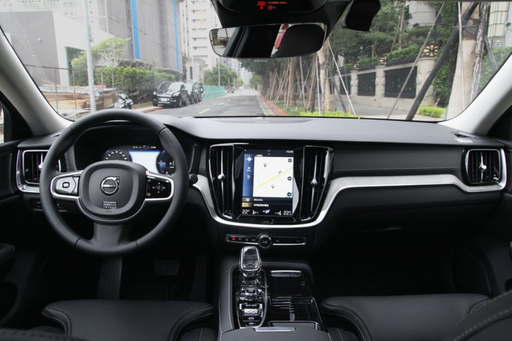 世代交替 S60 x New S60 T6 Inscription