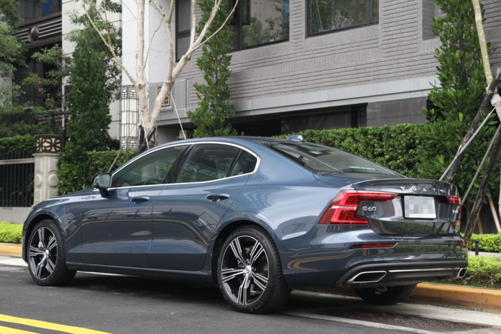 世代交替 S60 x New S60 T6 Inscription