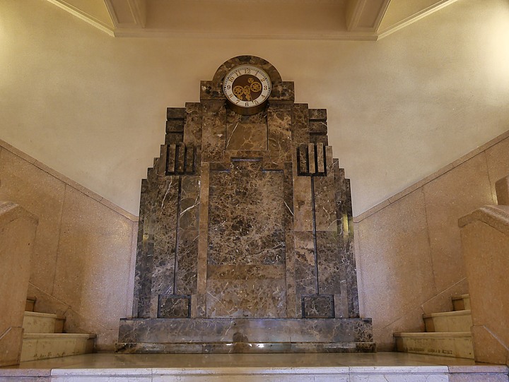 高雄市 鹽埕區 高雄市立歷史博物館 — 由官署變身為都市博物館的帝冠式建築