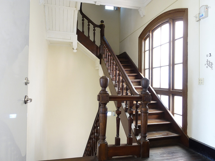 臺中市 西區 臺中市役所 — 華麗轉身為咖啡館的公務機關建築