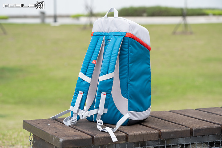 QUECHUA Hiking Backpack Cooler 20L 背包式保冷箱 外出走跳一把照