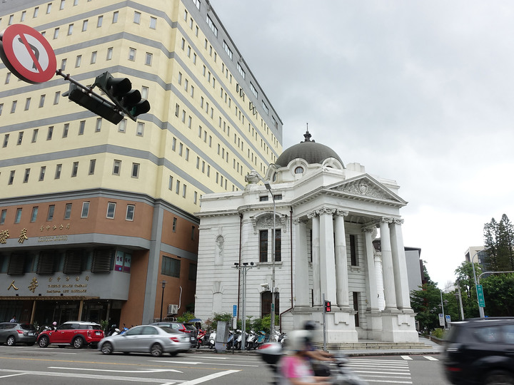 臺中市 西區 臺中市役所 — 華麗轉身為咖啡館的公務機關建築
