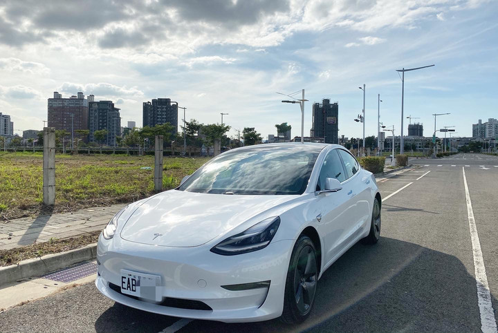 2022/6/8更新【開箱文】Tesla Model 3 一切都是最好的安排