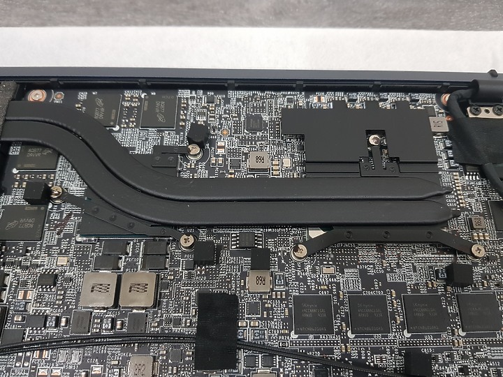 【小宅開箱】MSI Prestige 14 A10SC 評測 (Prestige Series) – 定義最快的14吋輕薄筆電
