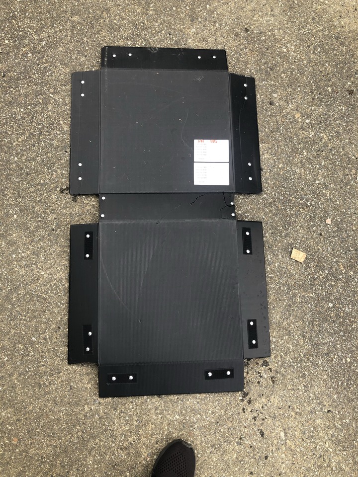 請問各位大大知道這是哪家晶圓廠的盒子嗎?