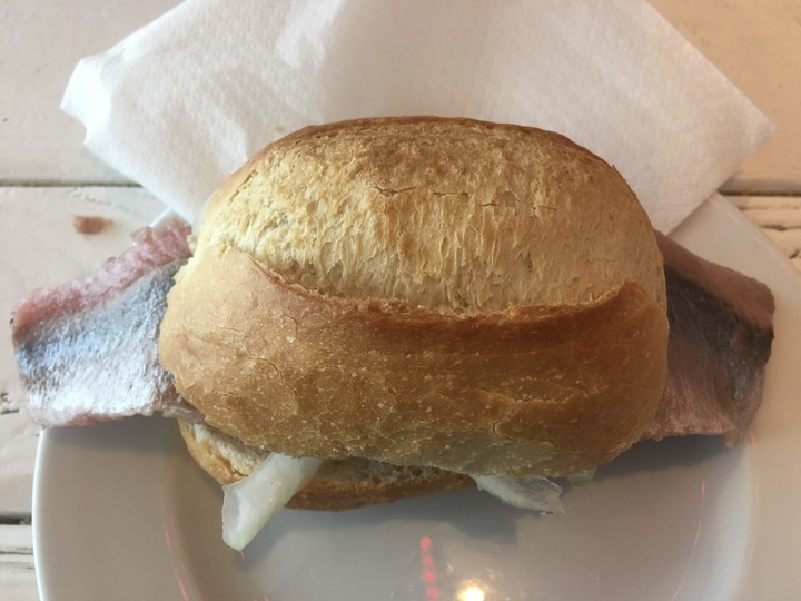 [食記] Bruecke 10 (Brücke 10)，德國漢堡咸鮮美味的醃鯡魚漢堡