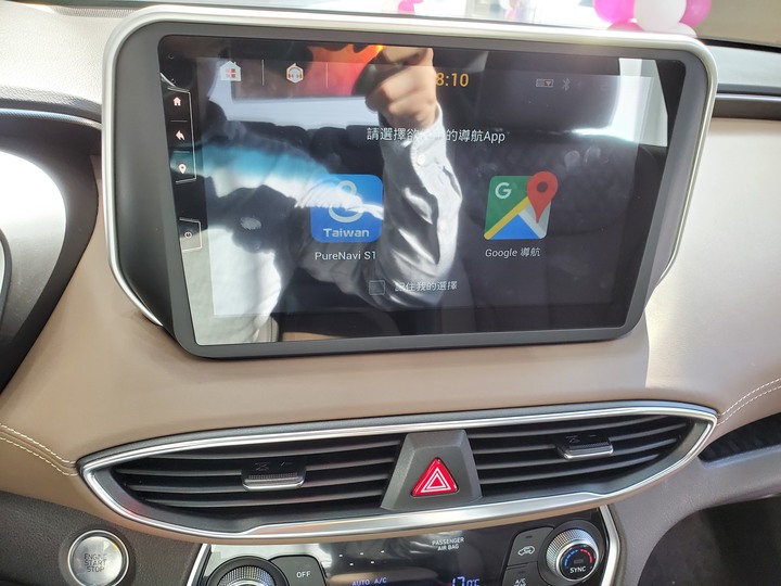 [靜態賞車] 進口身份的第4代Hyundai Santa Fe 5+2七人座休旅 大地銅色