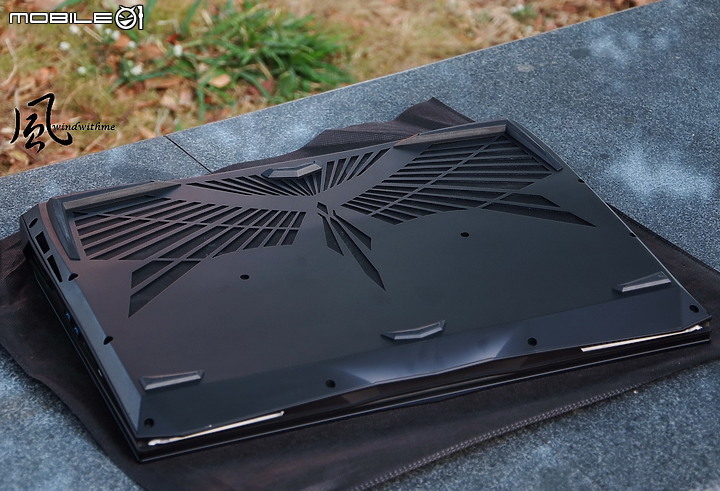 點我看大圖 機械式鍵盤與極窄邊框螢幕 - 技嘉 AORUS 17高階電競筆電解析