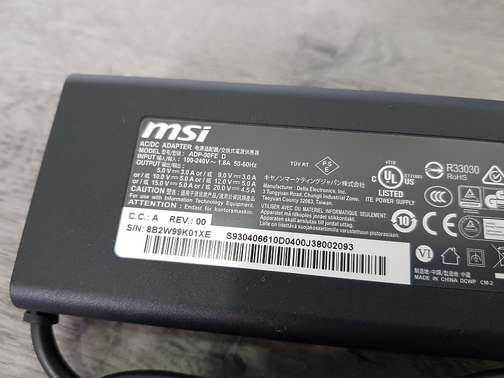 【小宅開箱】MSI Prestige 14 A10SC 評測 (Prestige Series) – 定義最快的14吋輕薄筆電