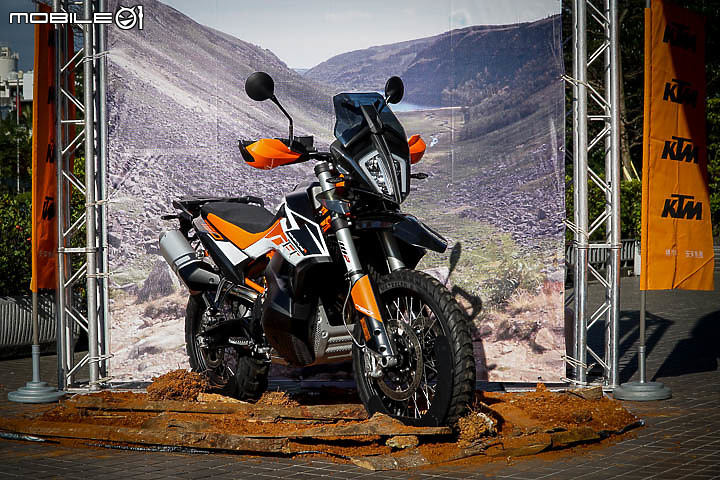 【採訪】橘色越野猛獸抵台！KTM 790 Adventure / R 台灣建議售價正式發表！