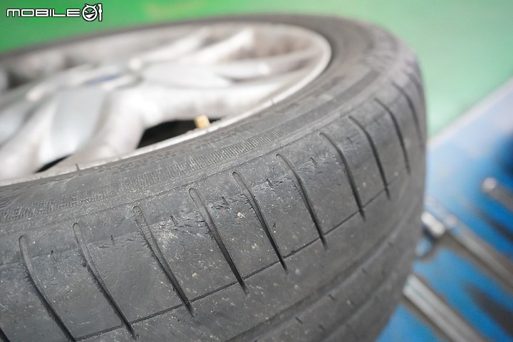 Fiat Punto x Dunlop LM705 CP相當高的通勤胎