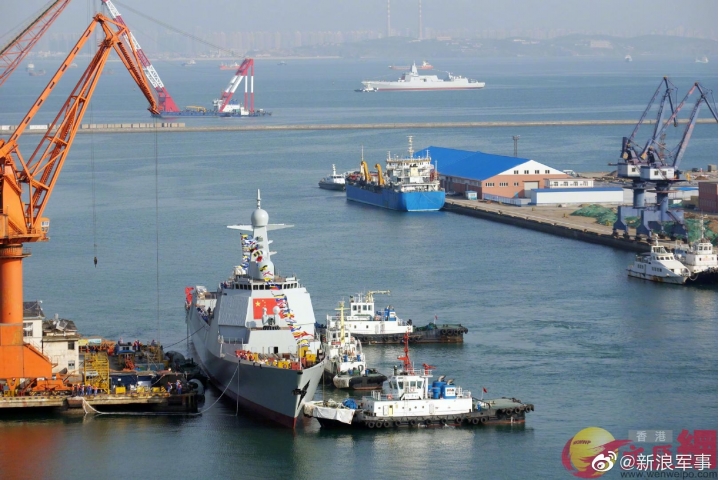 兩艘新盾艦同時下水