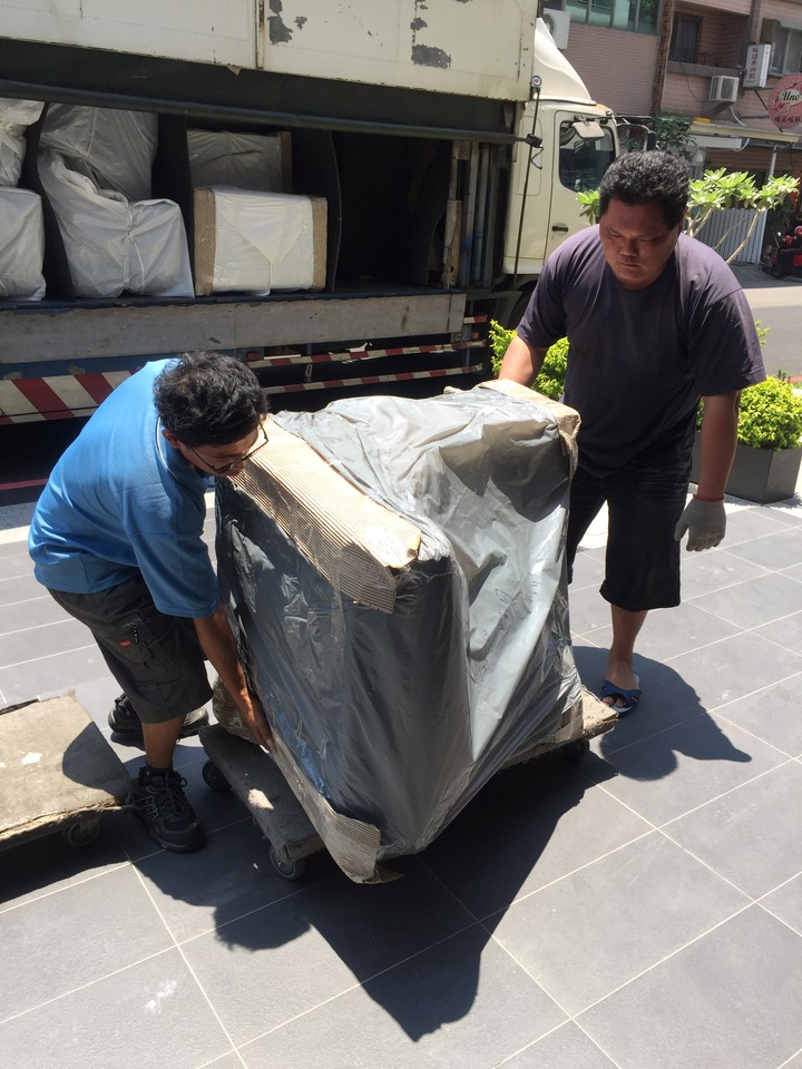 赫里亞Horia台南旗艦店-沙發使用2年心得分享