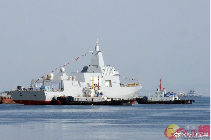兩艘新盾艦同時下水