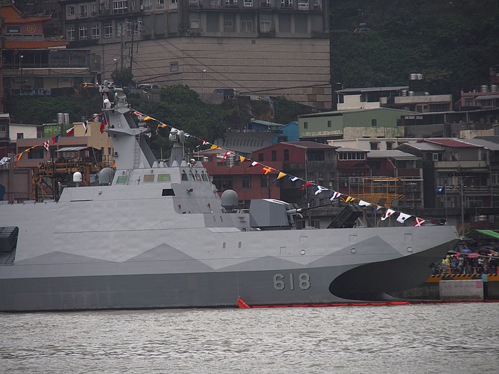 基隆 中正區 威海營區 一○八年海軍營區開放參觀活動 — 難得一見的服役中「阿公級」潛艦